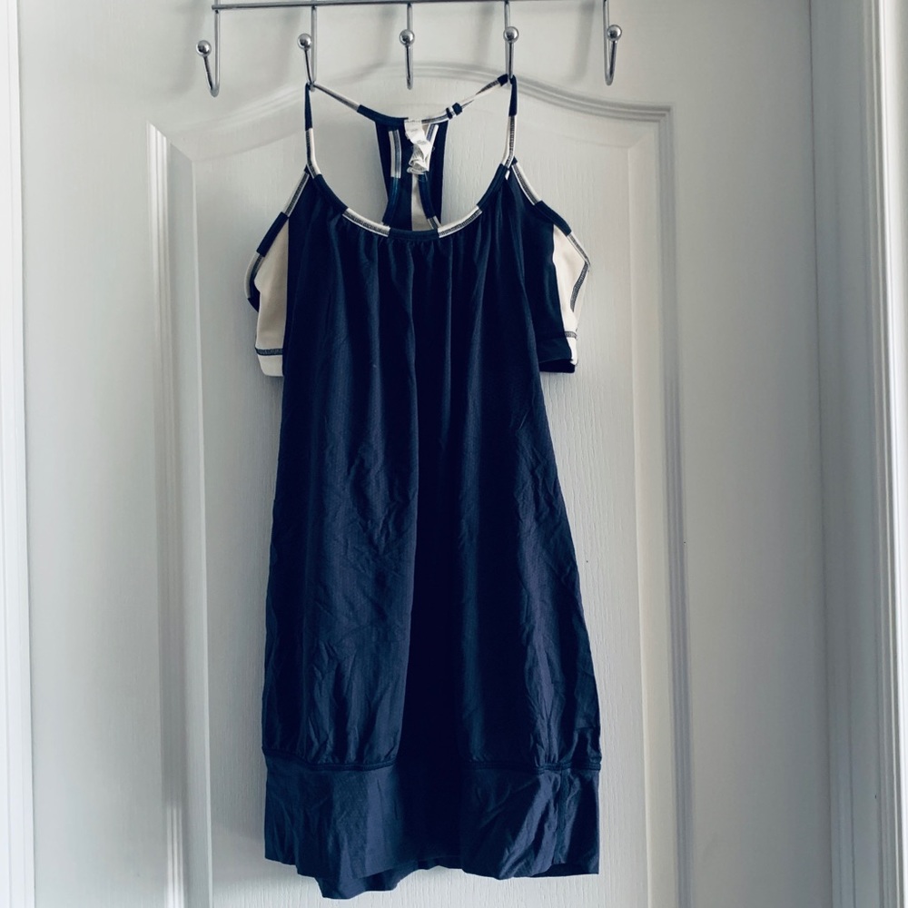 Lululemon Navy Sports Bra & Tank Top - Open Sides and In Great Condition! Size 8